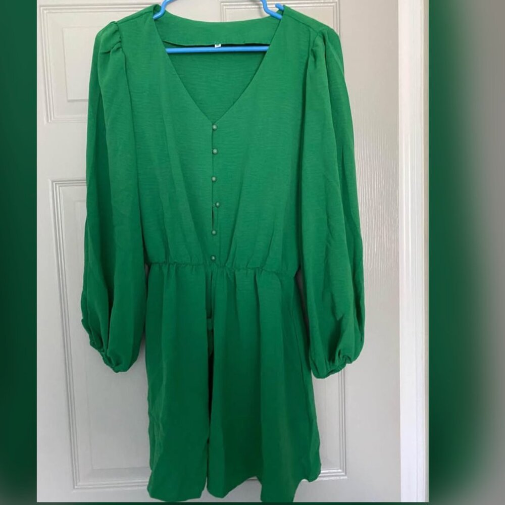 New without tags women’s green romper size Medium